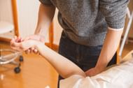 It may improve on its own with rest and activity modification. (Ryutaro Tsukata/ Pexels)